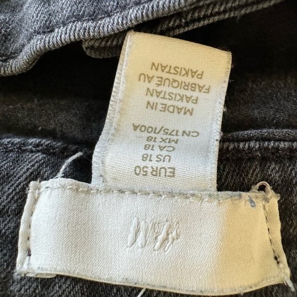 H&M Black Jean Shorts Distressed Raw Hem - Picture 3 of 3